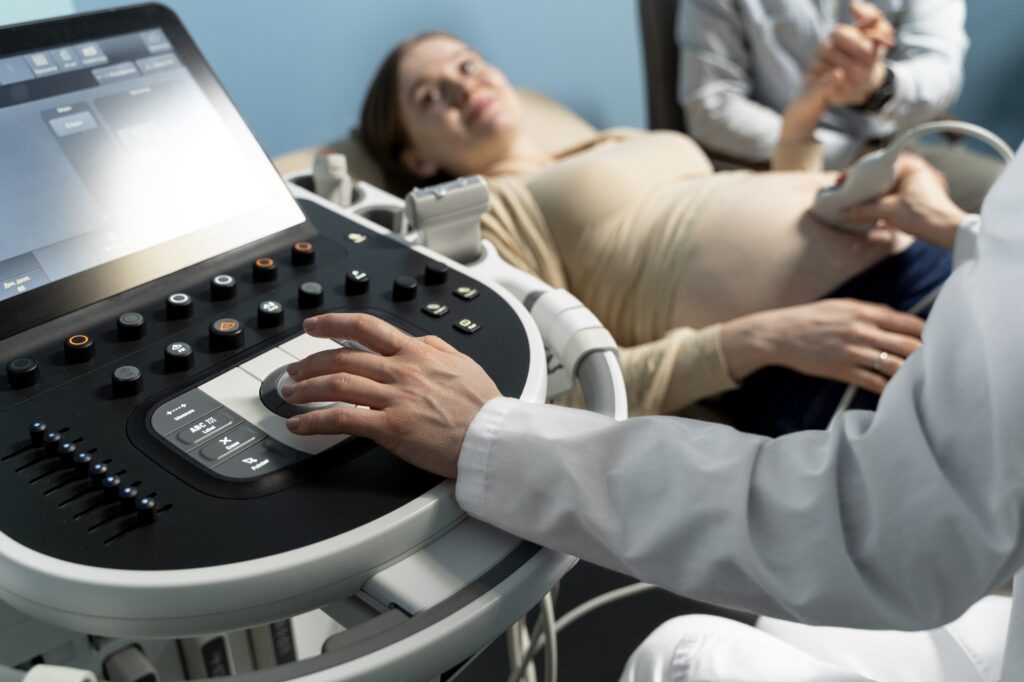 gynecologist-performing-ultrasound-consultation